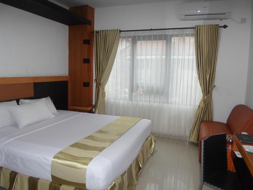 Hotel Grand Karawang Indah Quarto foto