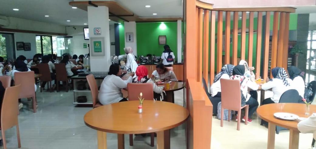 Hotel Grand Karawang Indah Exterior foto